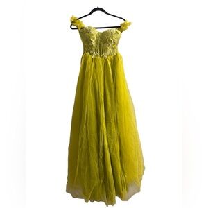 Elegant Green Floral embroidered Prom Dress